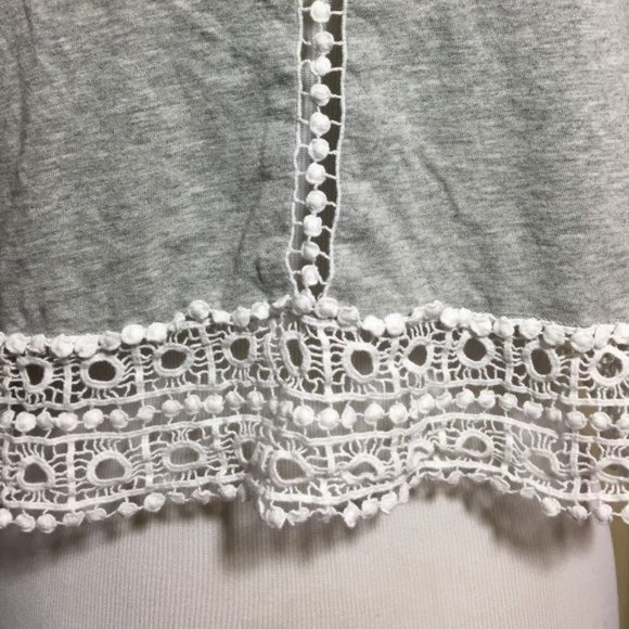Forever 21 Crochet Trim Gray Cropped Flowy Tee size S - Picture 3 of 5